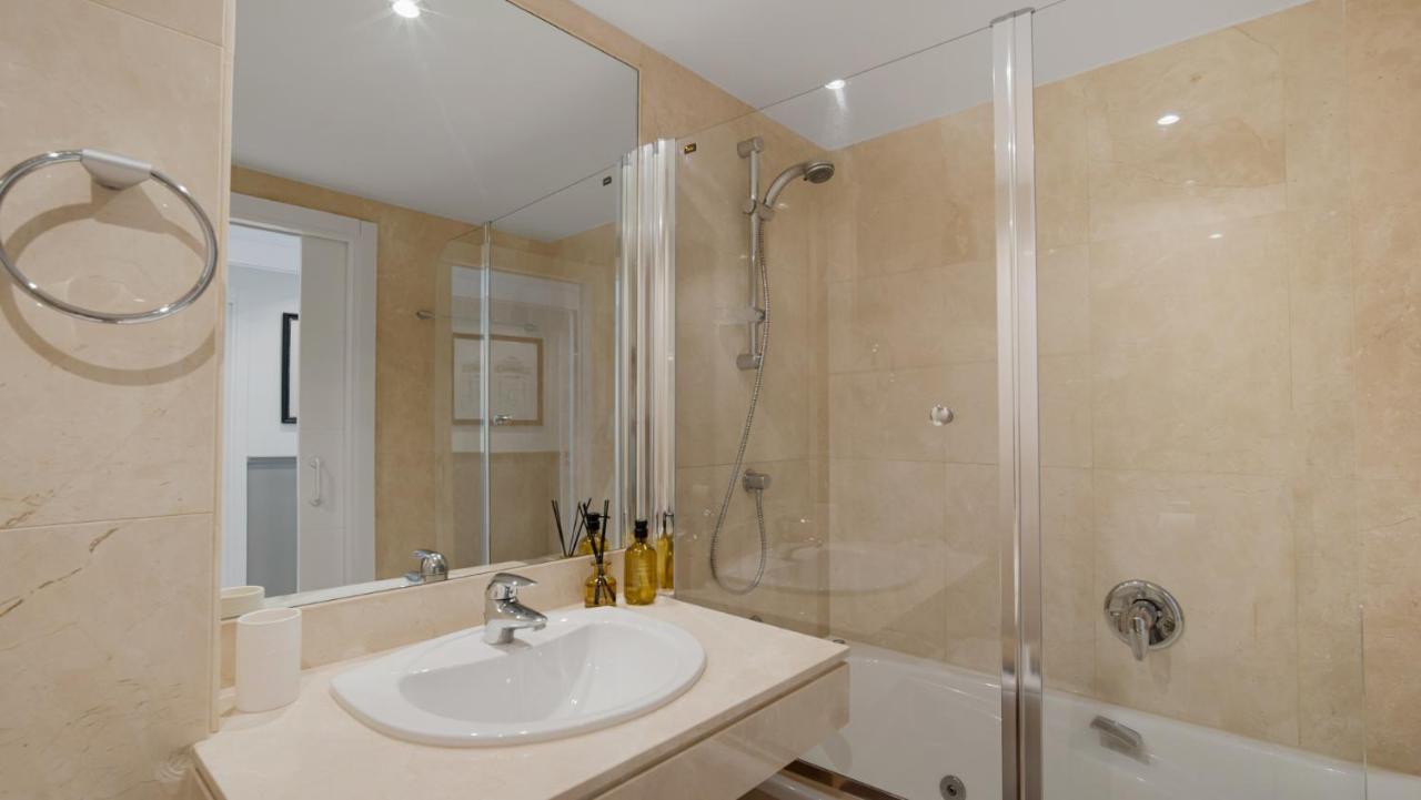 Beach-Line Apartment With 3 Bedrooms In אסטפונה מראה חיצוני תמונה